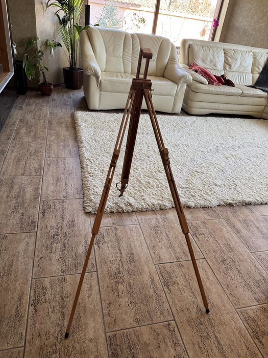 Trepied pictura din lemn .