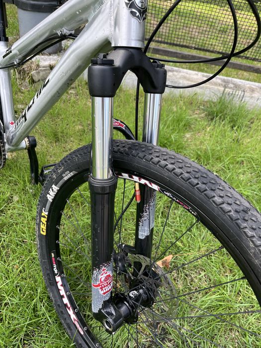 Bicicleta Dirt Banshee (Mythic) AMP marime S