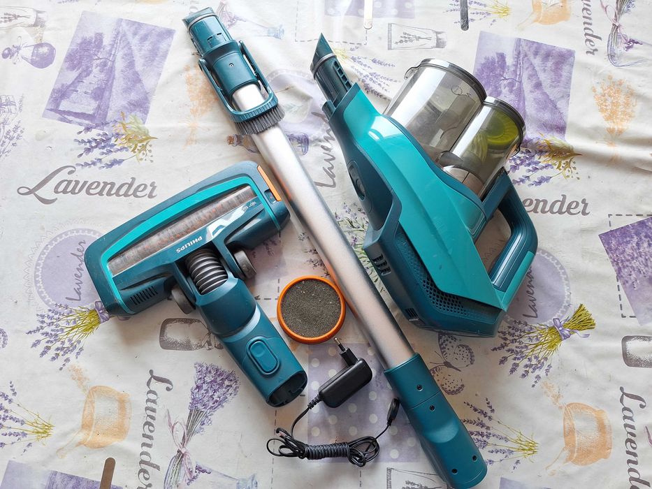 Вертикална акумулаторна прахосмукачка PHILIPS