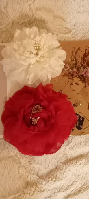 Продам цветок брошь ручная работа