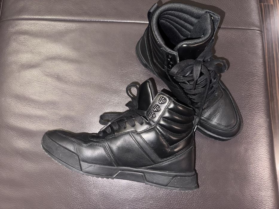 Calvin Clein-високи спортни обувки