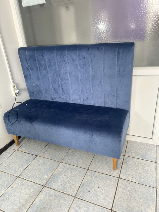 Продам диван синего цвета