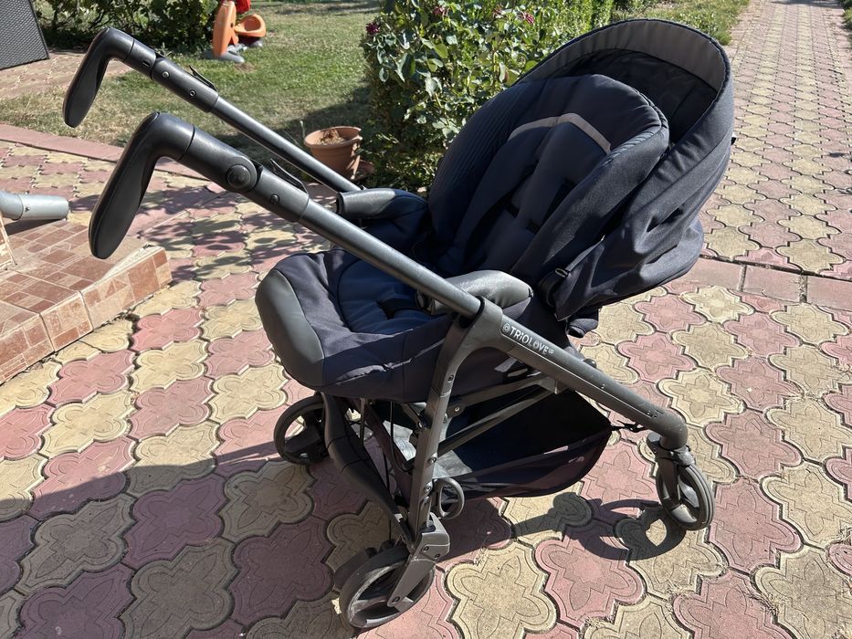Carucior bebelus Chicco TrioLove