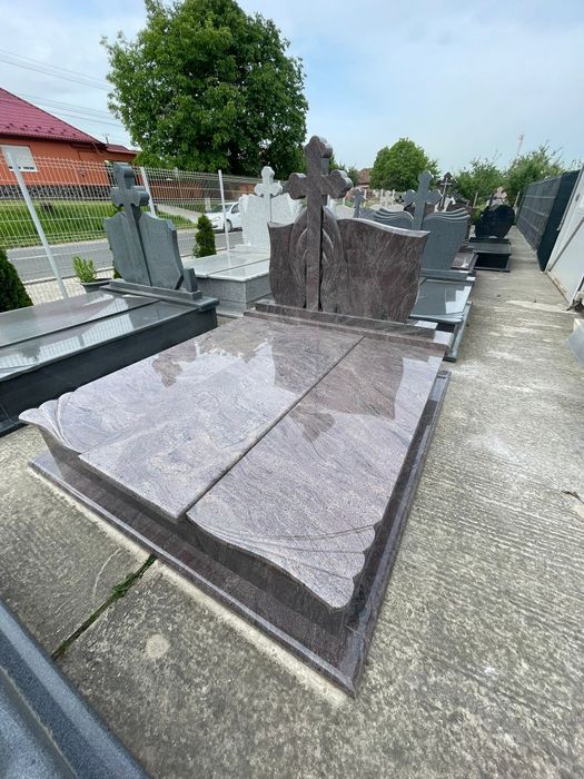 Monumente funerare Unirea Bistrița