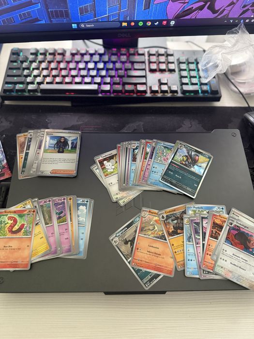 Vand 60 Lot Carti Pokemon TCG BULK