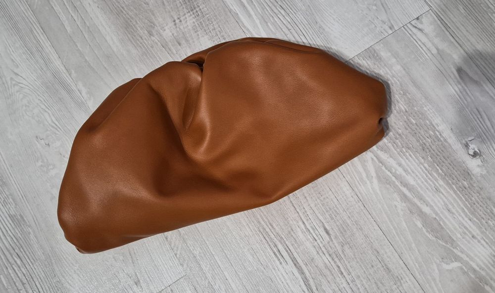 Мека обемна чанта