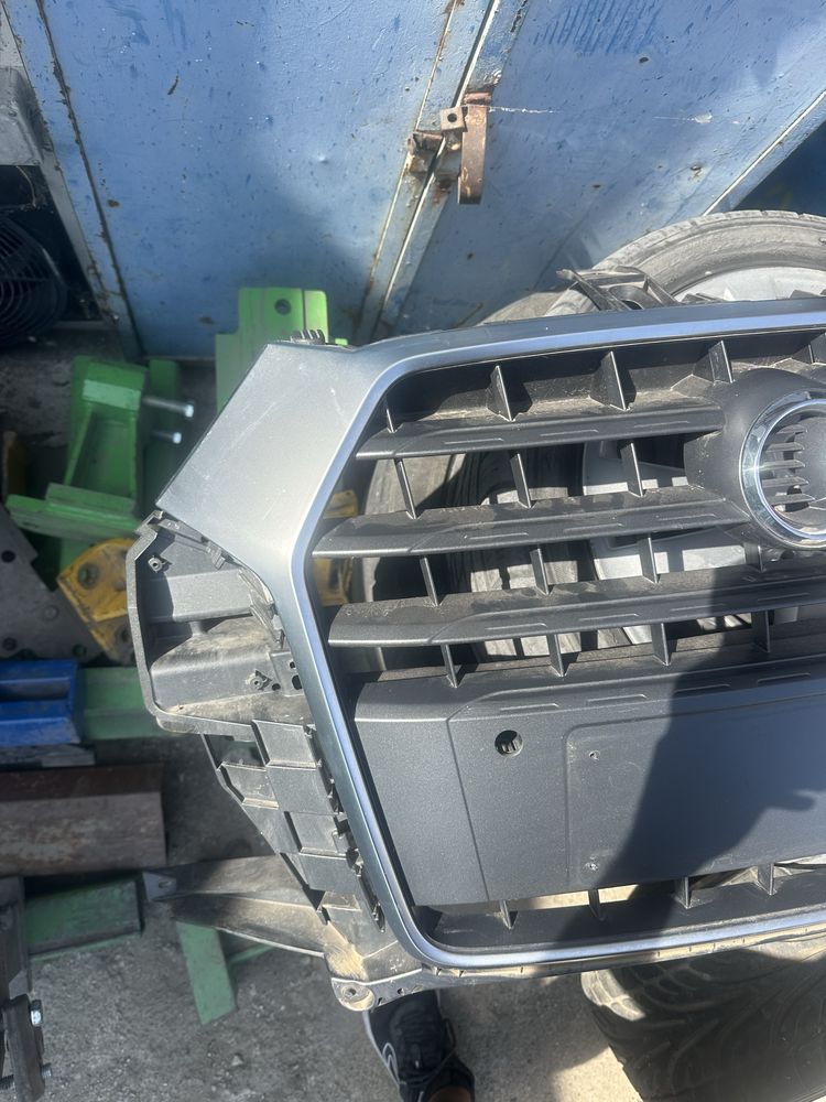 Audi Q3 14-18г предна маска ОЕМ
