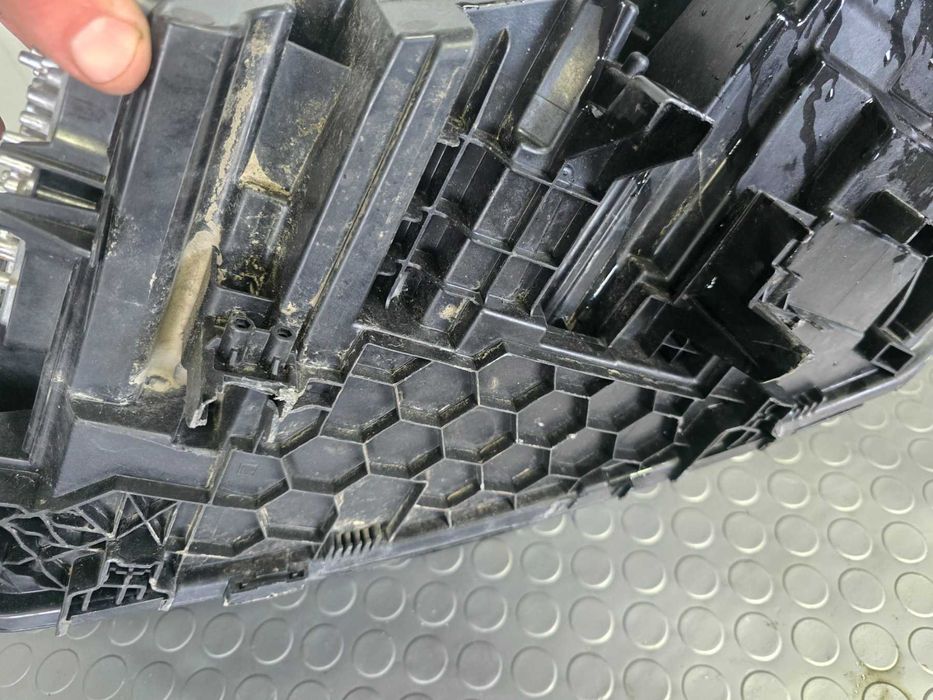 Продаваме десен лазерен фар за BMW X6 G06