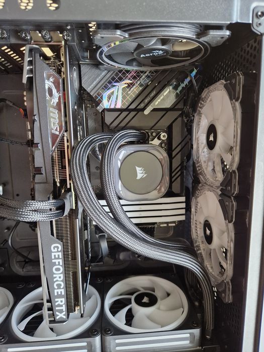 Desktop/PC Gaming High End I9 13900F RTX 4070 64GB Ram SSD 4TB Nou