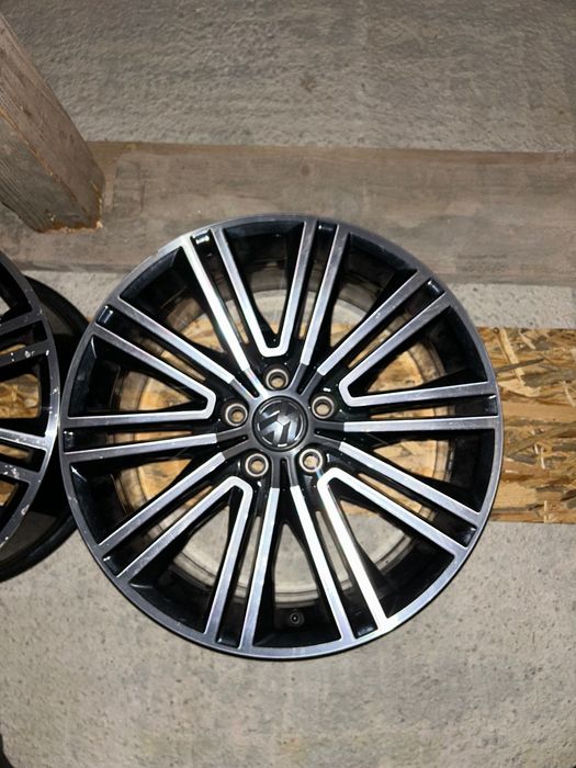 Vând Jante Passat 5x112 r18