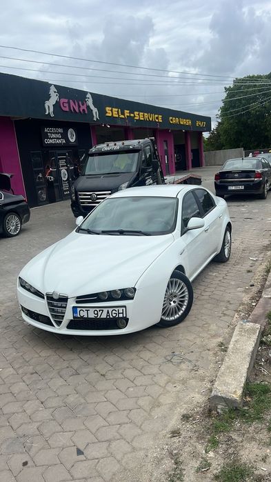 Vând alfa romeo 159 1.9 jtdm 120 cai