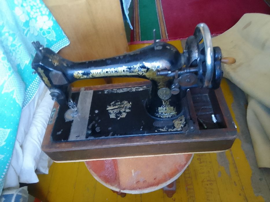 Швейная машинка б/у.