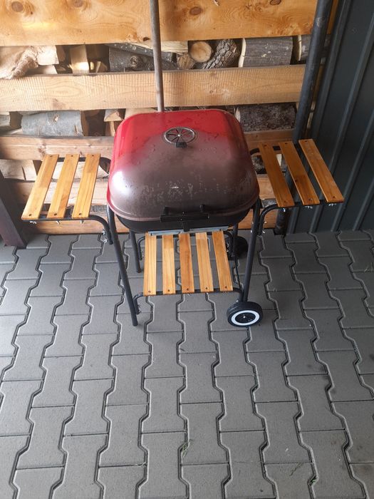 Gratar pe roti cu cupola