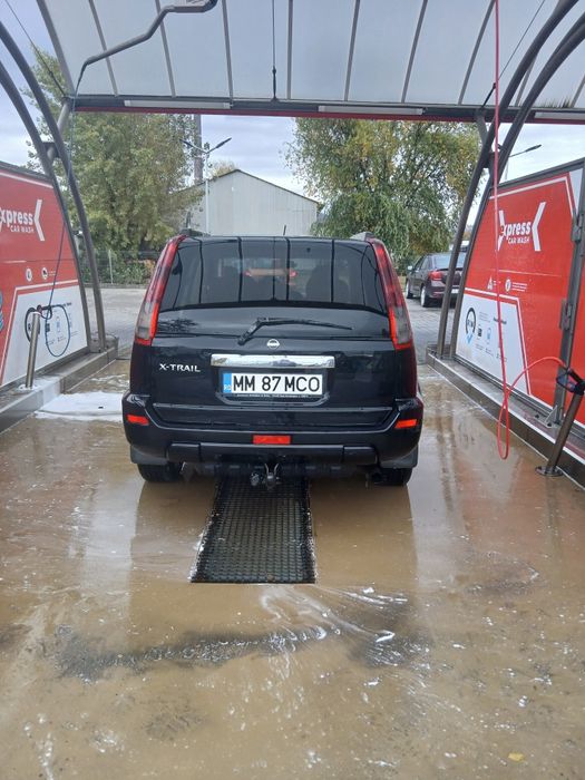 vând Nissan X-TRAIL
