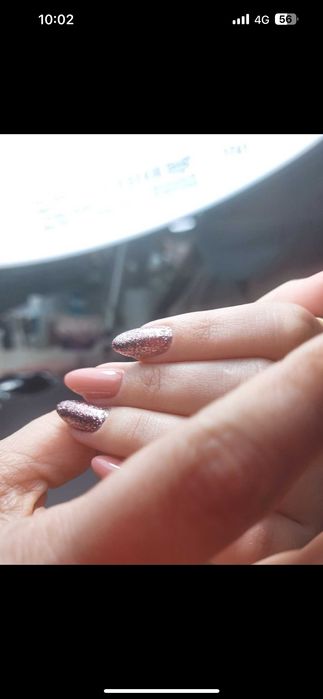 Caut fete să vină ca model la unghiuțe pentru mărirea portofoliu!