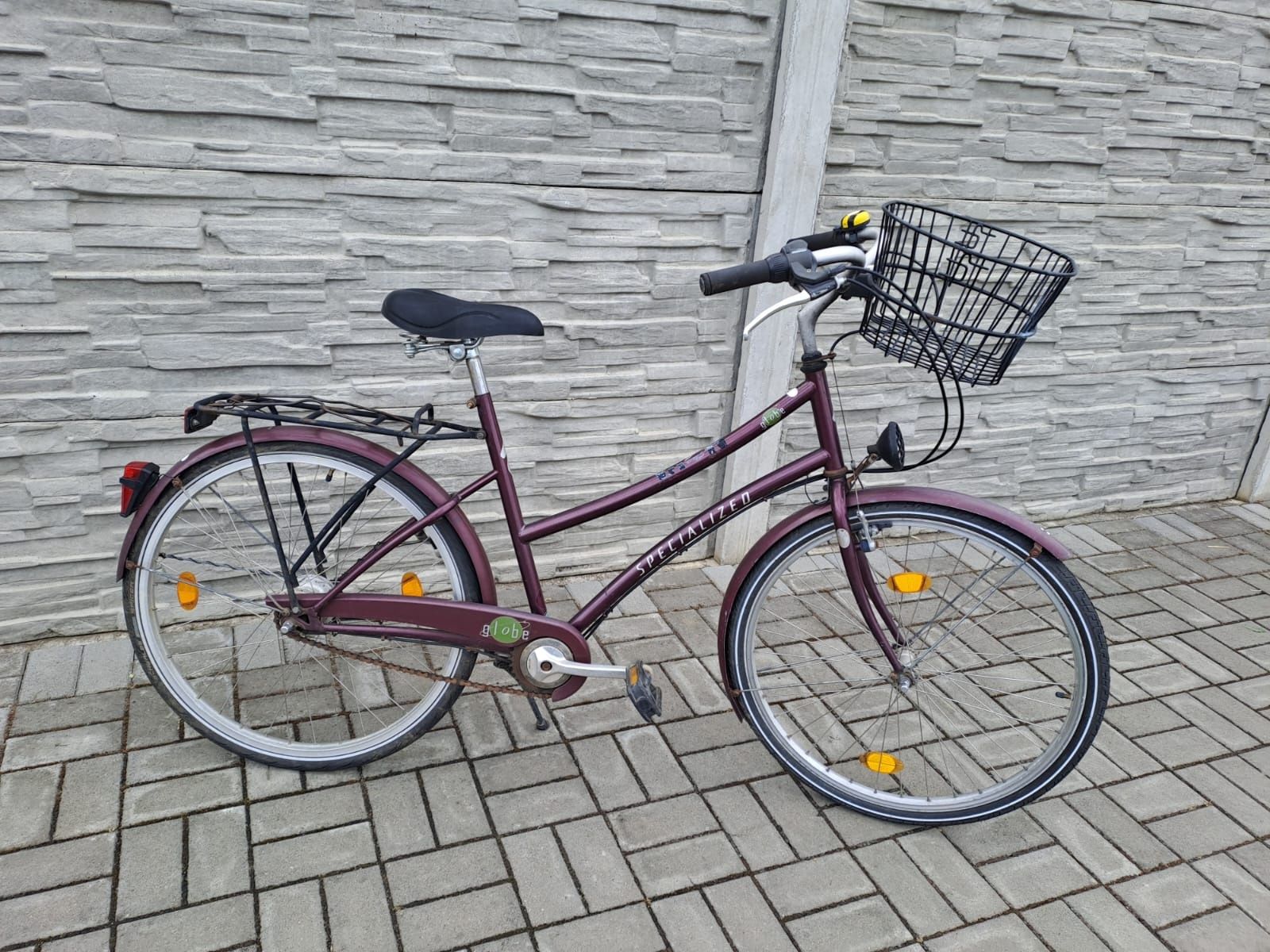 Bicicletă de damă cu coș pe 26