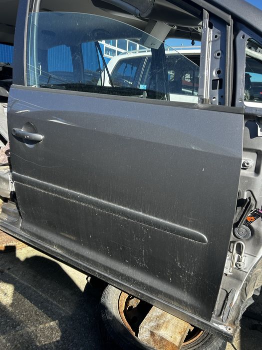 Ușă dreapta față Volkswagen Touran 2012