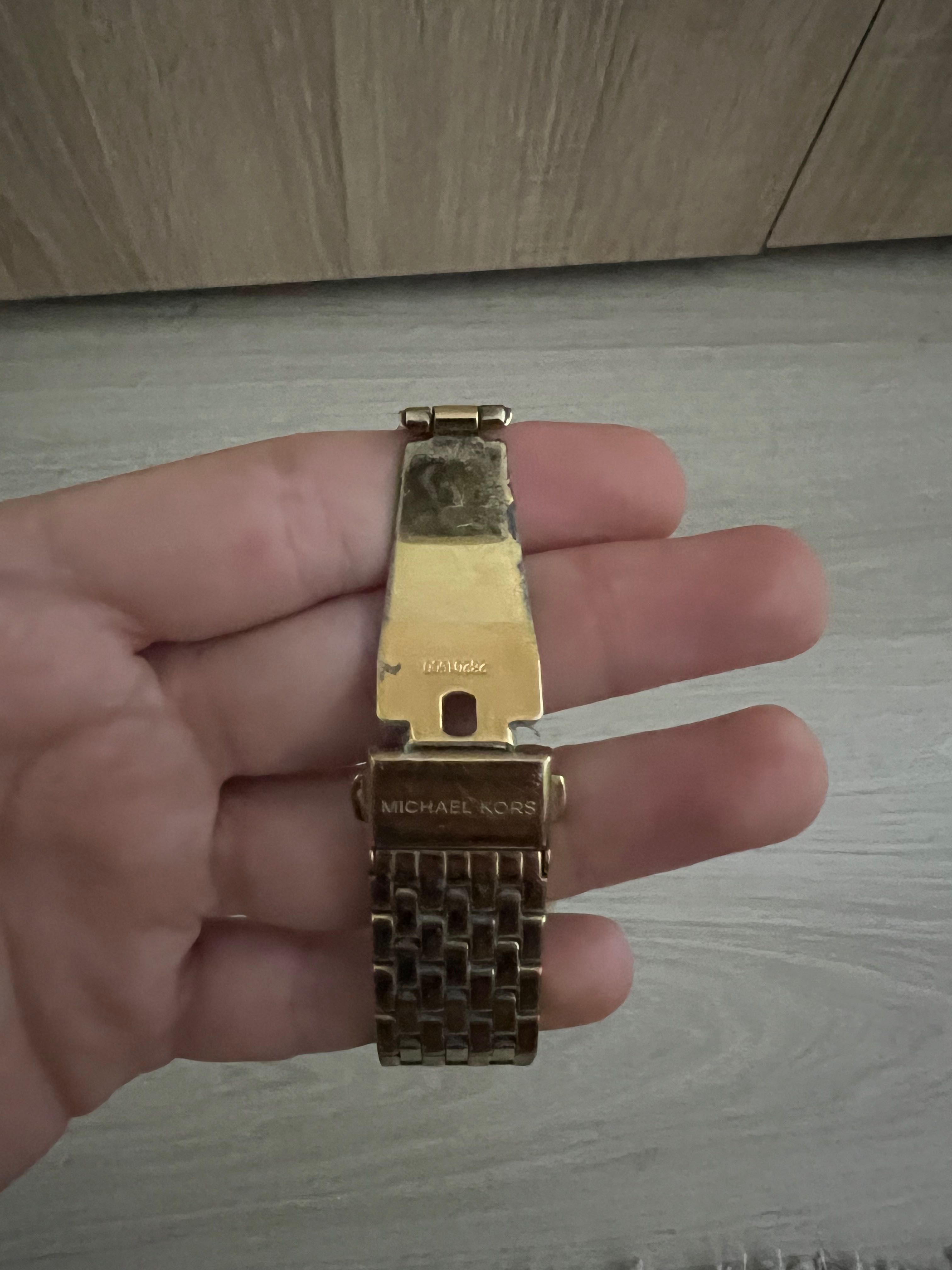 Продавам Michael kors Смарт часовник