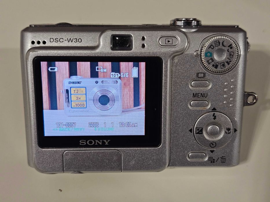 Aparat foto digital compact Sony DSC W30