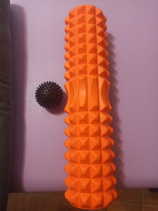 Продаю массажный ролик для самомассажа