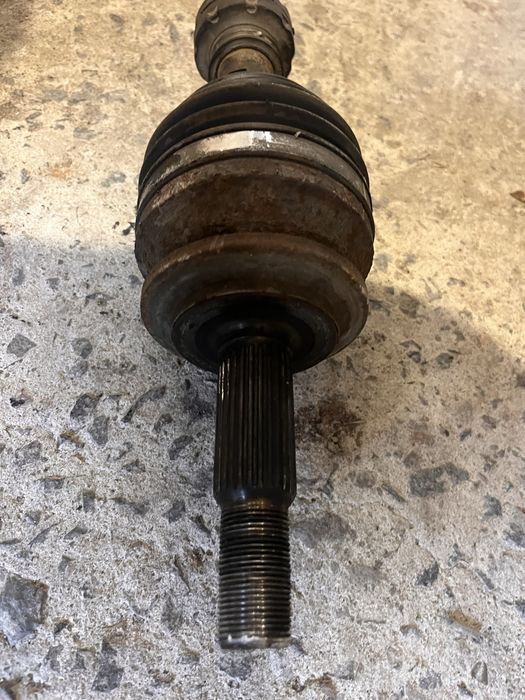 Предна дясна полуоска rav4 2.0 бензин