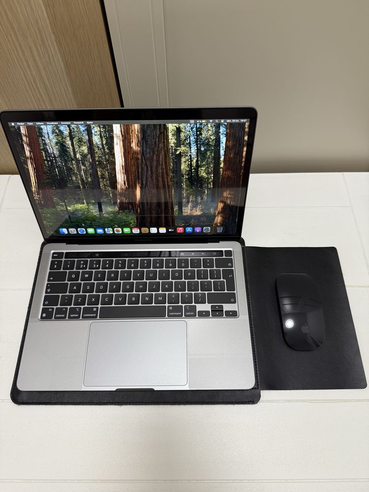 MacBook Pro 13 Space Gray – M1 - Stare impecabilă