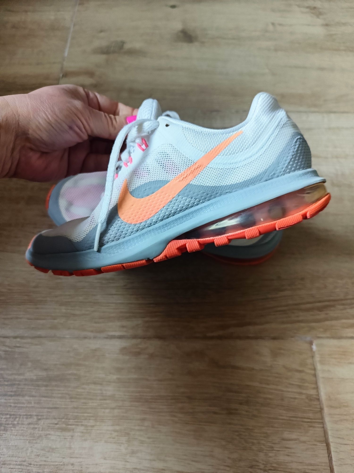 Дамски маратонки Nike