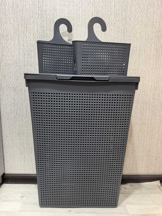 Корзина для белья+подвесные корзинки