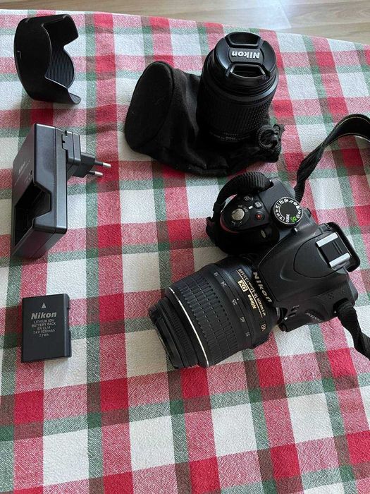 Продавам фотоапарат Nikon D3200