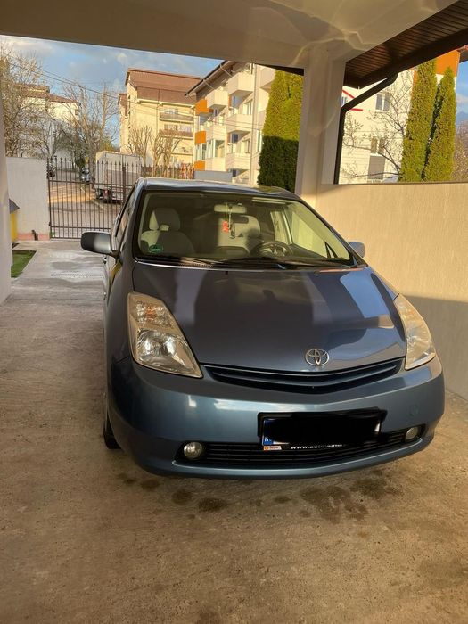 Toyota Prius Vând Toyota Prius 1.5 Hybrid