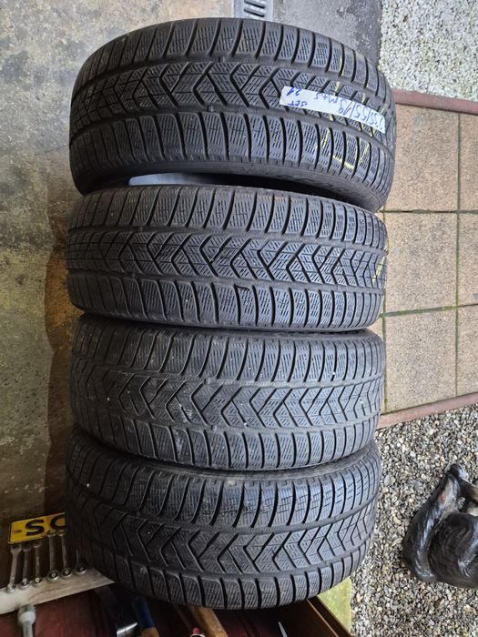 Vând cauciucuri 235/55/19 M+S set complet imp Germania  //Pirelli//