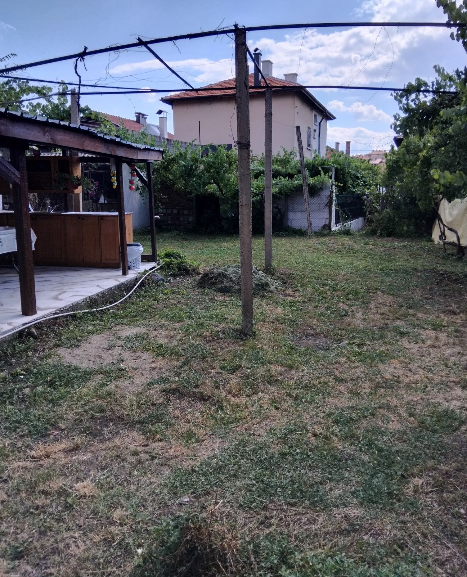 Продава етаж от къща в гр.Дупница
