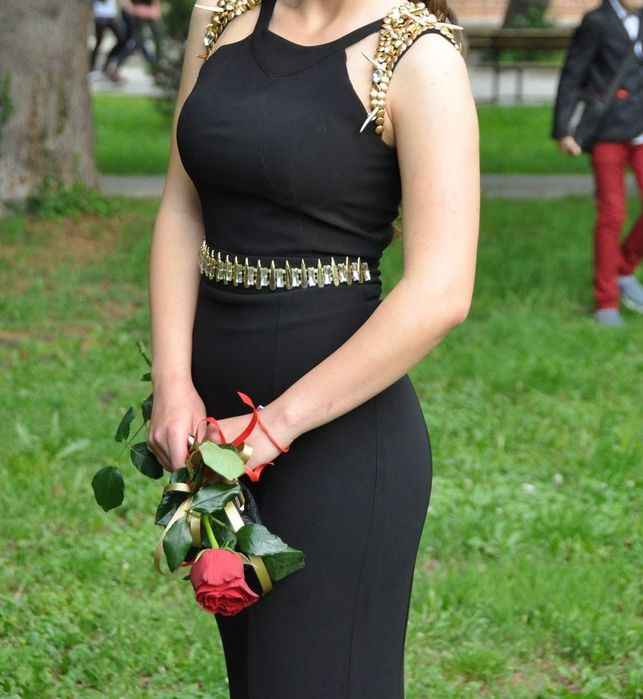 Официална черна рокля