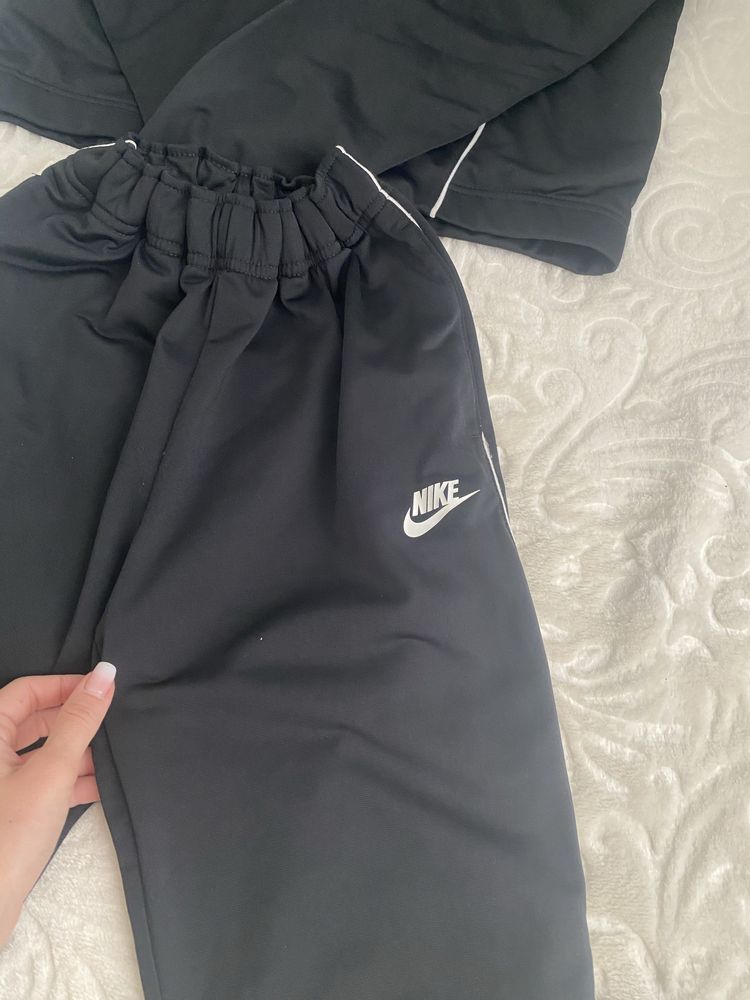 Nike екипи С размер