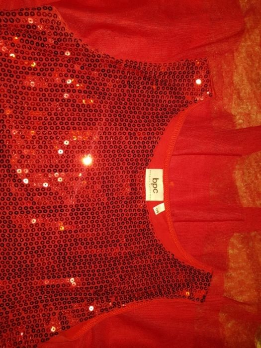 Rochita rosie fetite