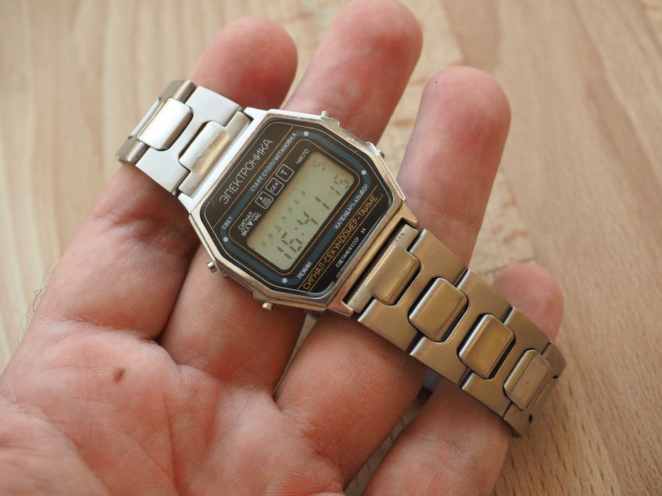 Ceas de mână sovietic Electronika 55, funcțional, URSS retro