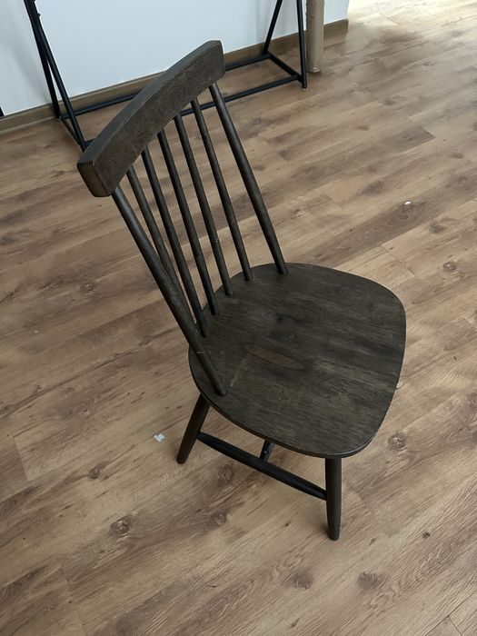 Стул из дерева