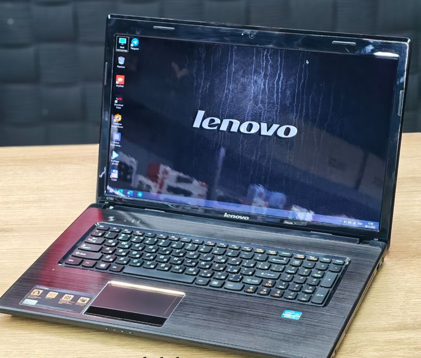 Lenovo i3 laptop sotiladi