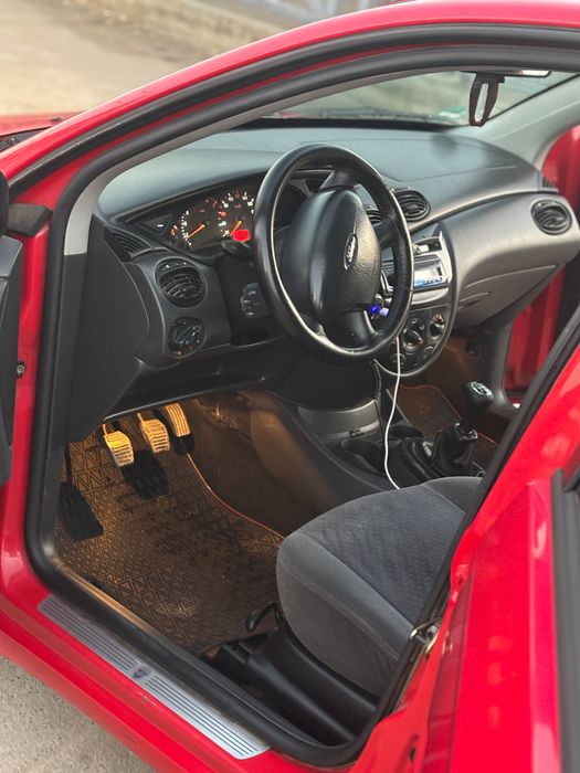 Vând sau schimb Ford focus
