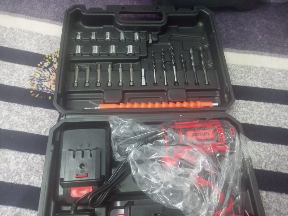 Продам шуруповёрт новый цена 40000