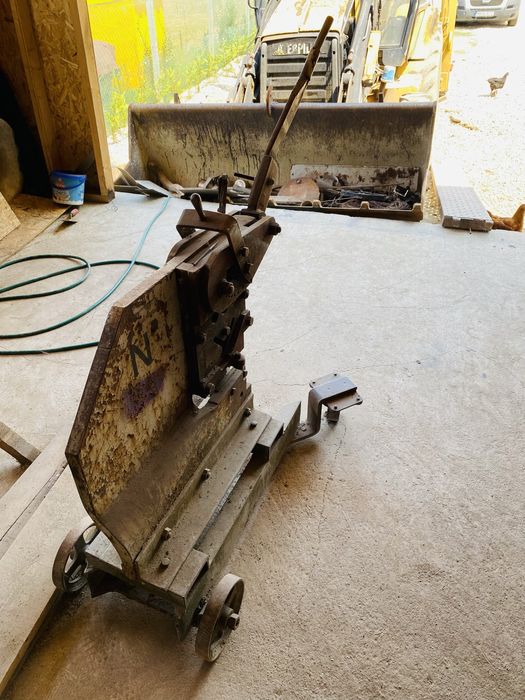 Ghilotina universala