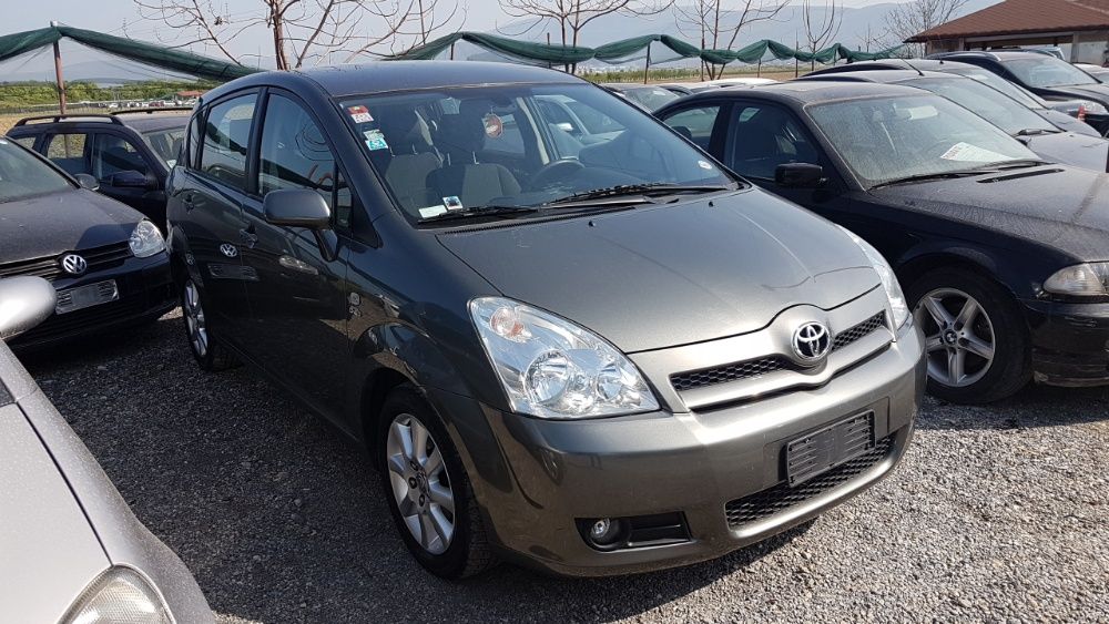 тойота корола версо 2.0 д - 116 коня 2006 година на части