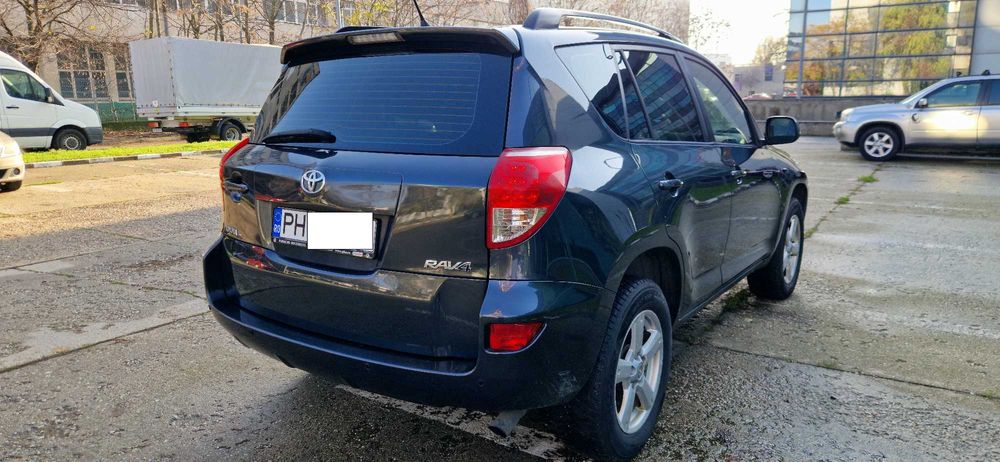 Toyota RAV4 2.2 Diesel 2009, al doilea proprietar, stare foarte bună