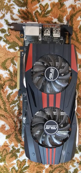 Placa video ASUS Radeon R9 270X DirectCU II 2GB GDDR5 256-bit la 150