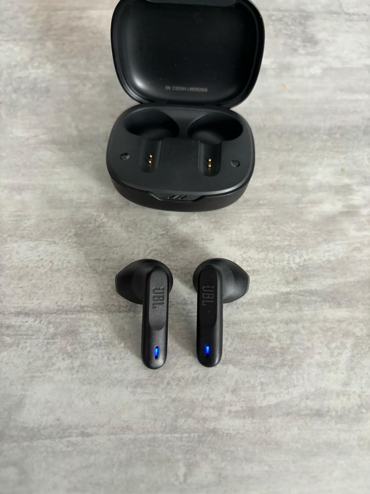 Аудио слушалки JBL Wave