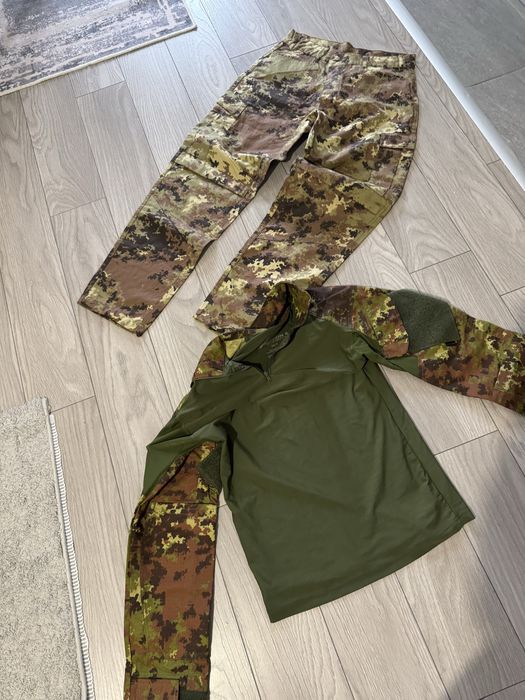 Echipament militar , bluza / pantaloni tactici