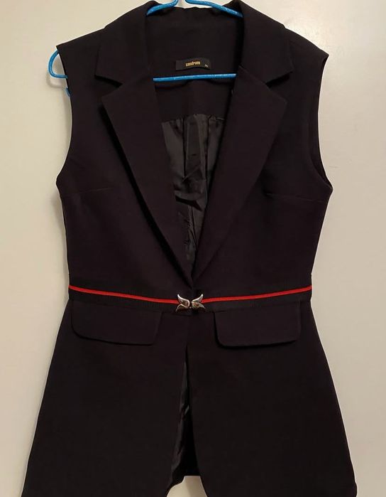 Продается отличный деловой брючный костюм