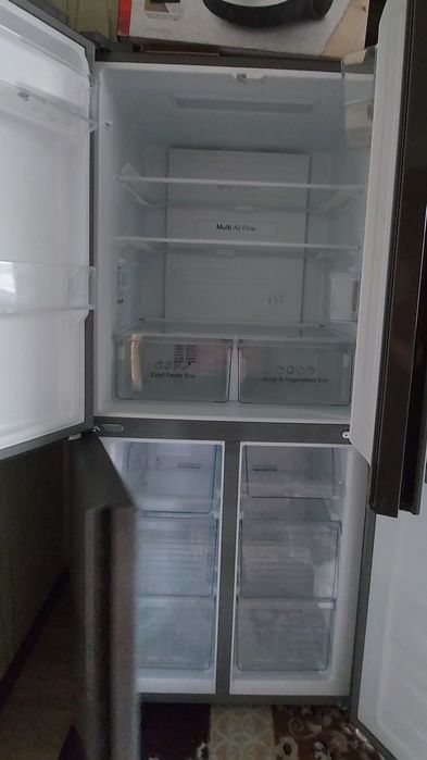 Продам холодильник Hisense