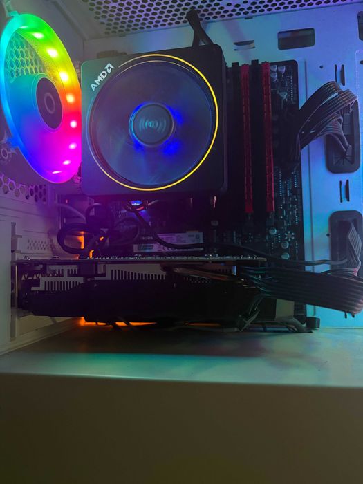 PC Gaming Ryzen 7 2700X / RX 580 8GB / 16GB RAM / SSD NVMe / RGB