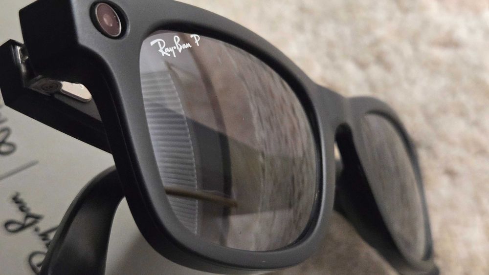 Ray-Ban Meta Wayfarer RW4006 Matte Black Polarized Gradient Graphite